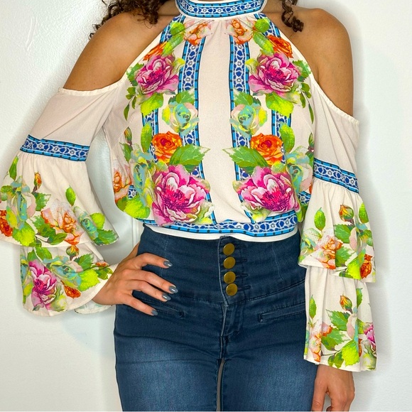 Tops - Beautiful floral off shoulder top size small